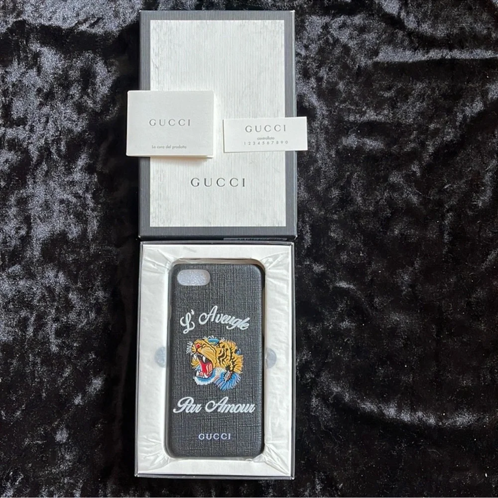 Gucci iPhone 7 / 8 Black Coated Canvas L’Aveugle Par Amour Case
